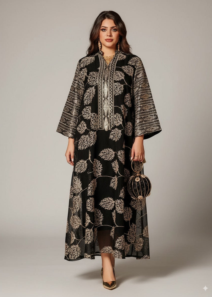 عباية مغلقة | أسود مُطرَّز