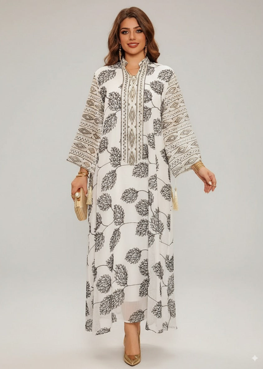 عباية مغلقة | أبيض مُطرَّز