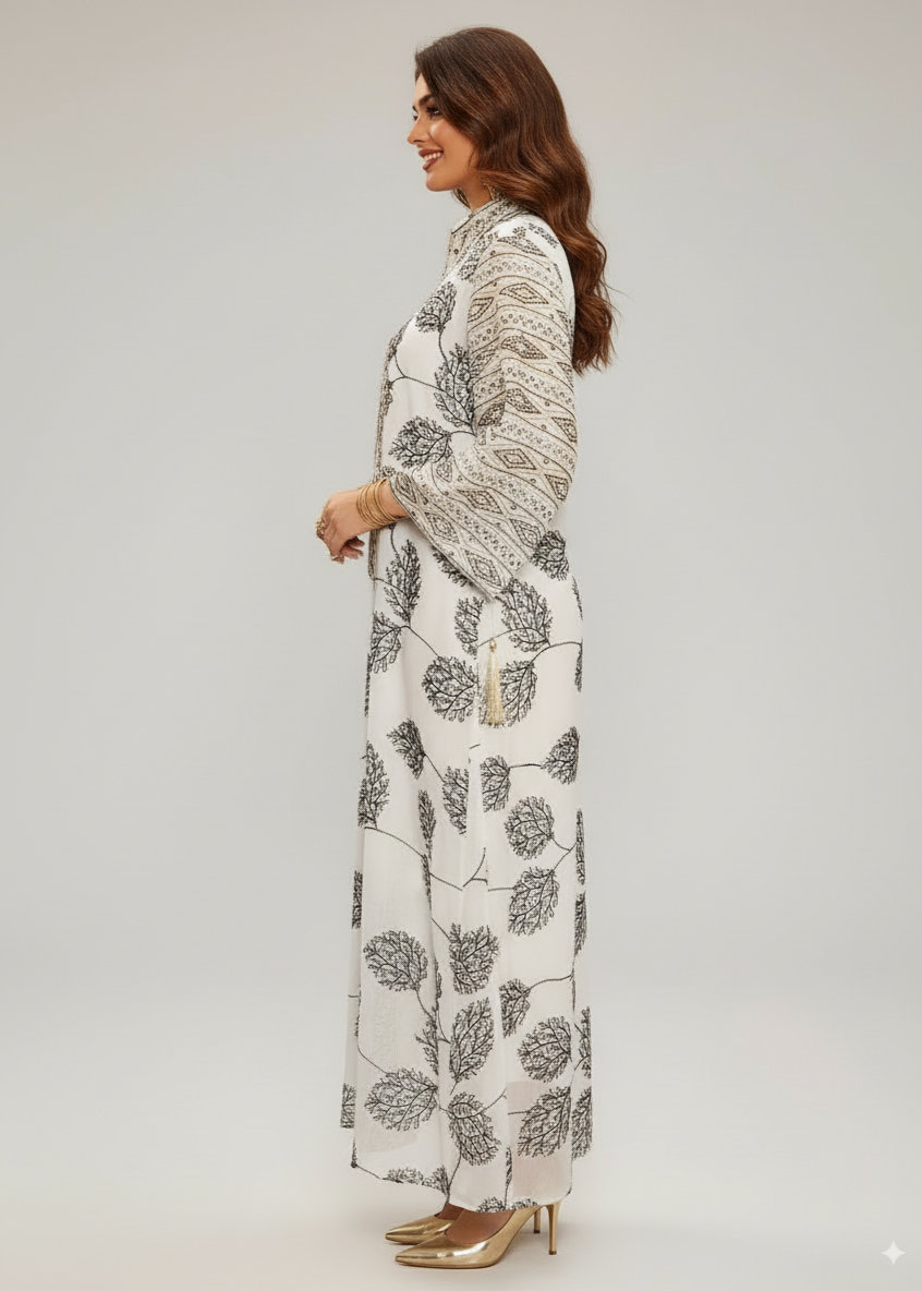 عباية مغلقة | أبيض مُطرَّز